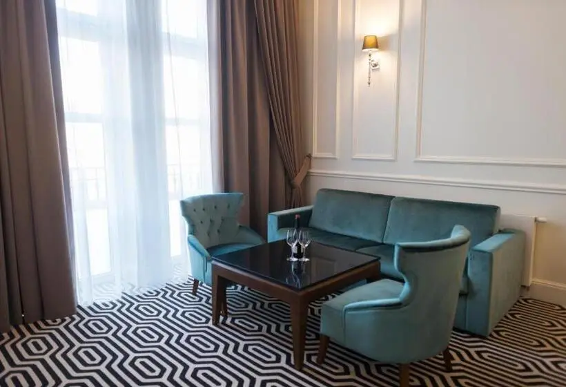سوییت اجرایی, Royal & Spa