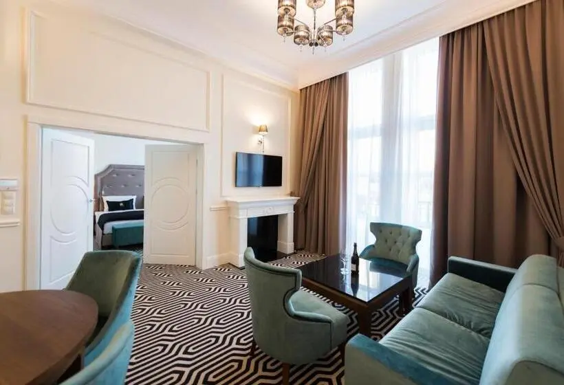 سوییت اجرایی, Royal & Spa