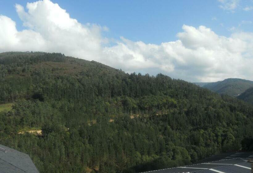 غرفة قياسية, Taramundi