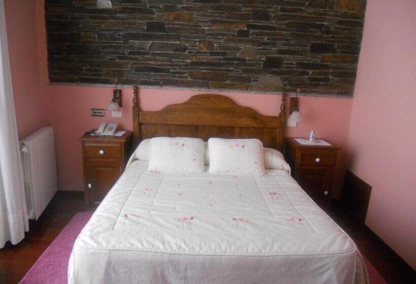 غرفة قياسية مزوَّدة بجاكوزي, Taramundi