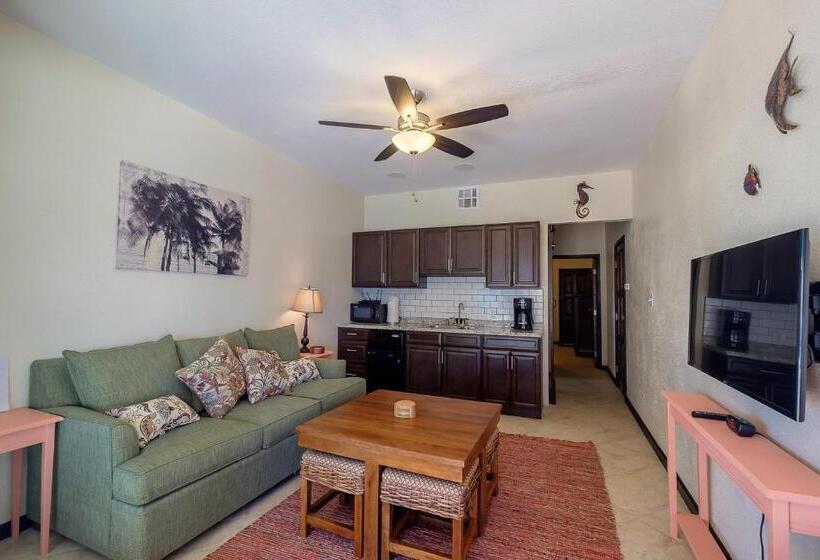 جناح مطلّ علي البحر, The Palapa House