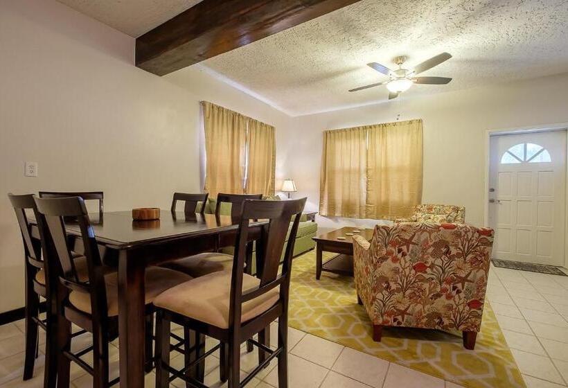 جناح سرير كينج, The Palapa House