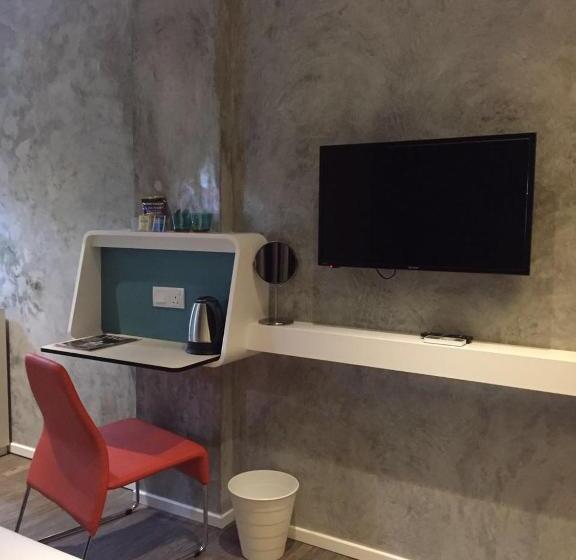 带大床的豪华间, Win Win Boutique Hotel Port Dickson