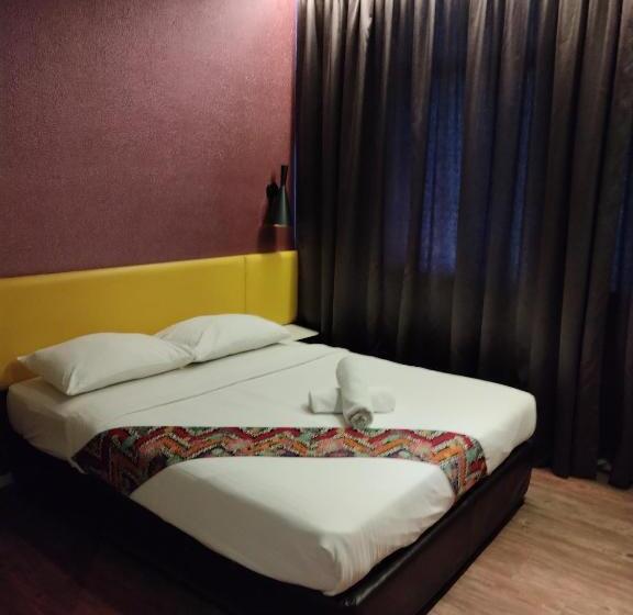 带大床的豪华间, Win Win Boutique Hotel Port Dickson