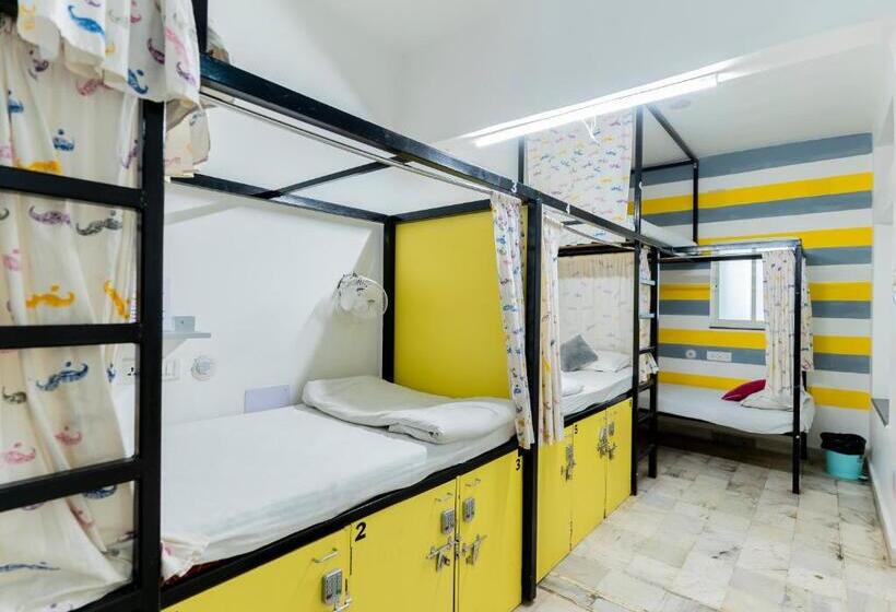 Bed in een Gedeelde Kamer, Moustache Udaipur