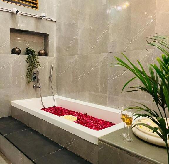 Superior Kamer, Moustache Udaipur