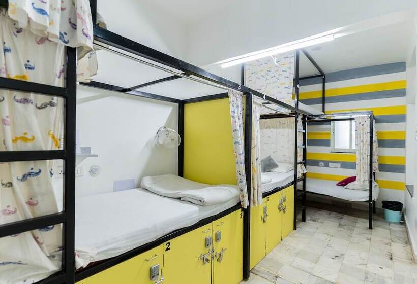 Bed in een Gedeelde Kamer, Moustache Udaipur