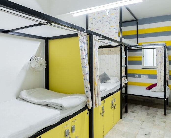 Bed in een Gedeelde Kamer, Moustache Udaipur