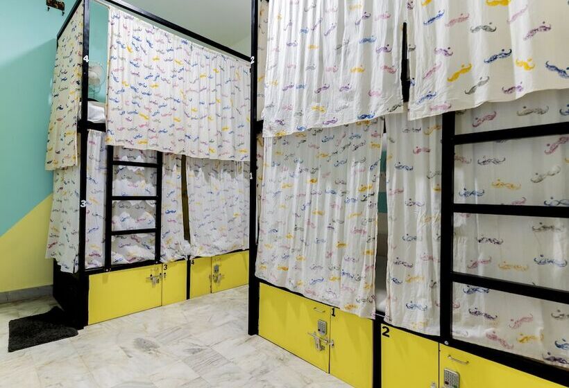 Bed in een Gedeelde Kamer, Moustache Udaipur