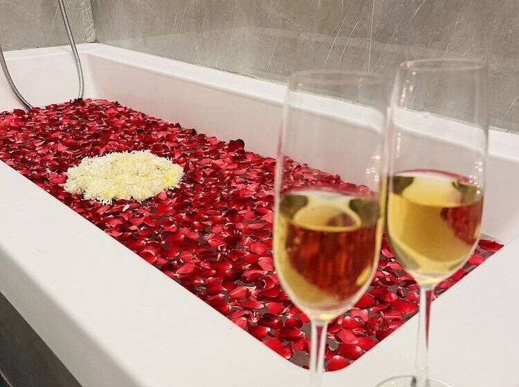 Superior Kamer, Moustache Udaipur