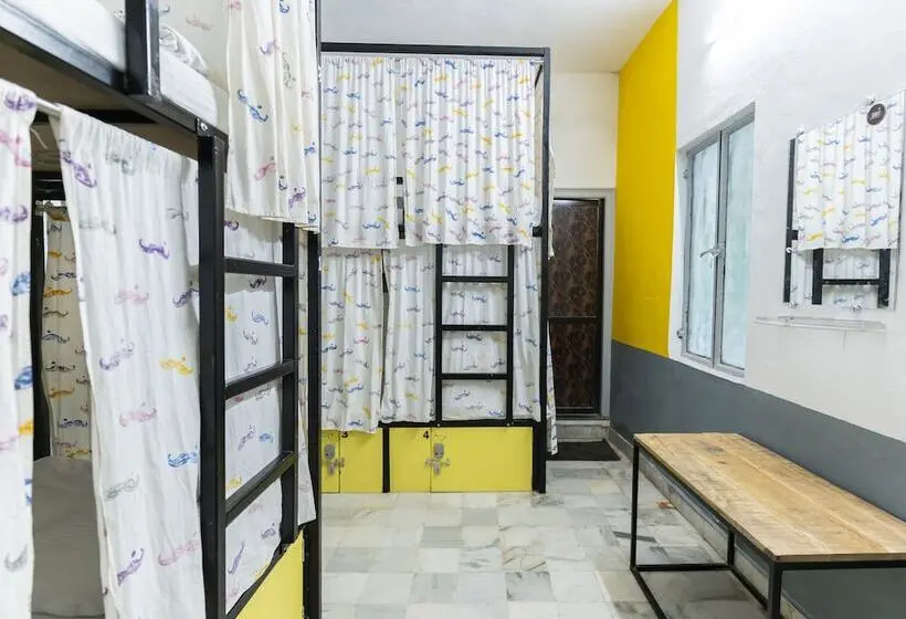 Llit en Habitació Compartida, Moustache Udaipur