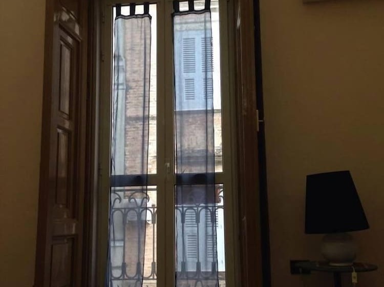 חדר סטנדרט לארבעה, B&b Cavour