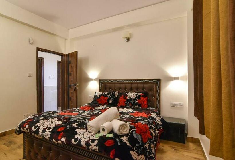 エコノミールーム, Dhanlaxmi Apartments