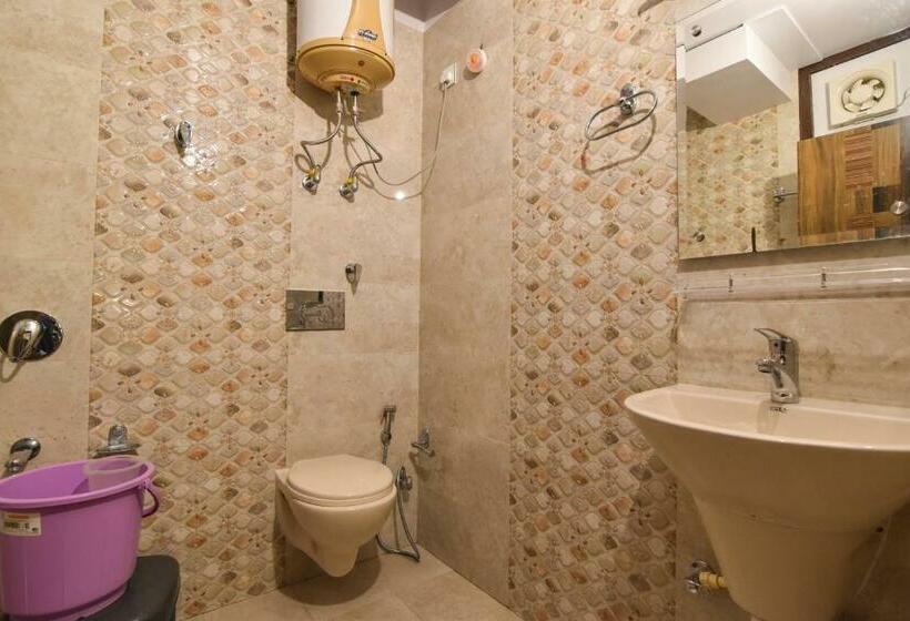 エコノミールーム, Dhanlaxmi Apartments