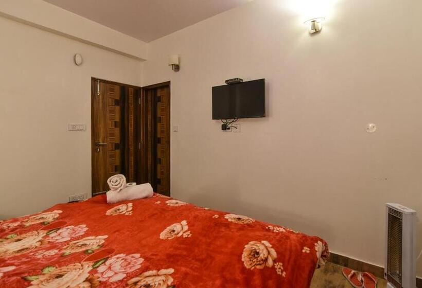 デラックスルーム, Dhanlaxmi Apartments