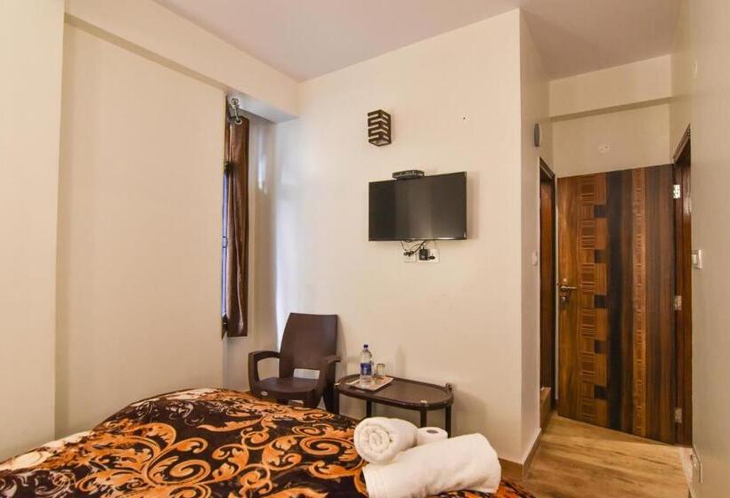 スタンダードルーム, Dhanlaxmi Apartments