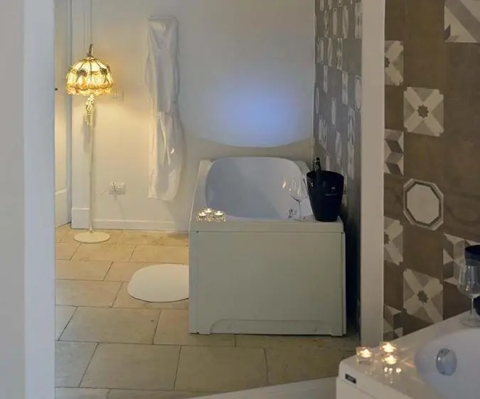 Sviitti King-vuode, Palazzo Kapece