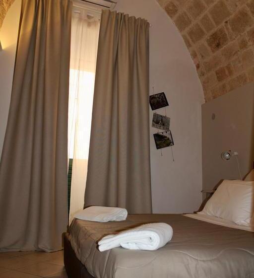 דירת חדר, Palazzo Kapece