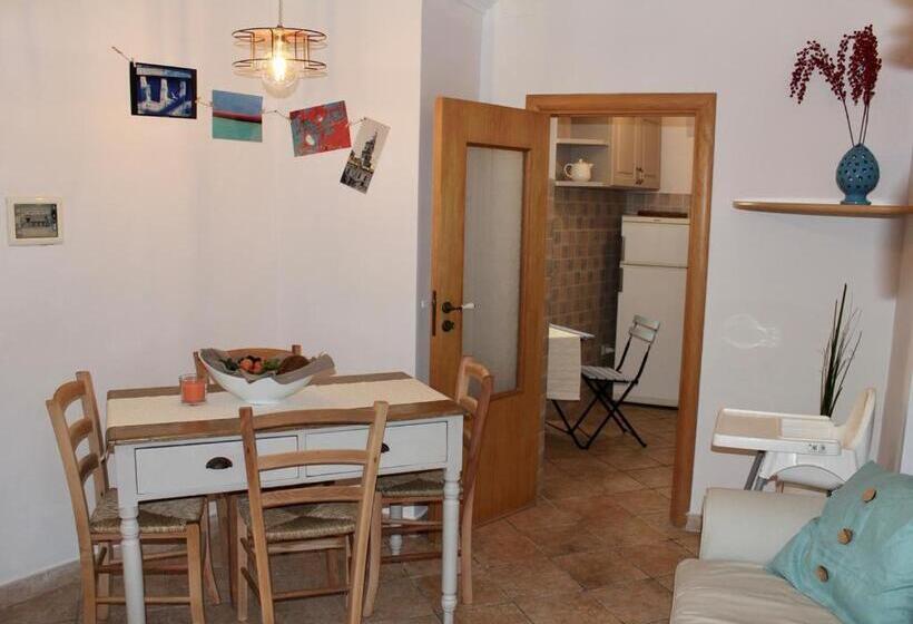 דירת חדר, Palazzo Kapece