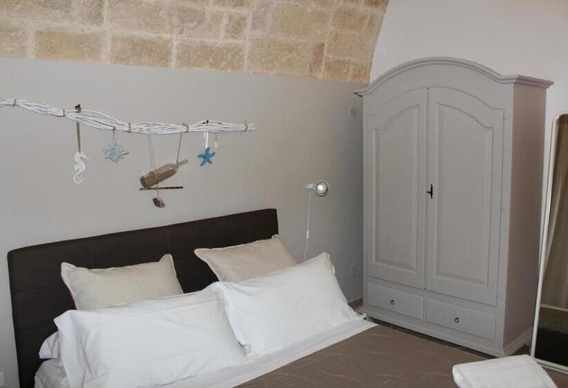 דירת חדר, Palazzo Kapece