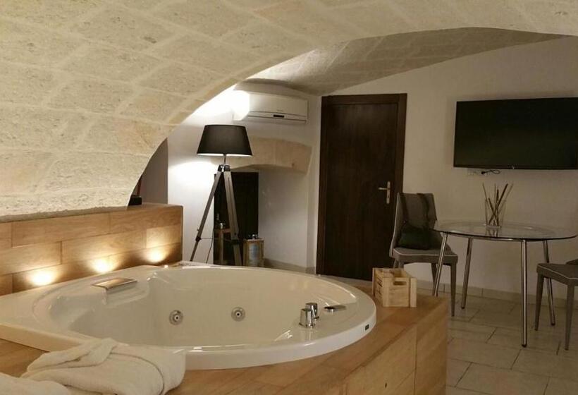 סוויטה עם ג'קוזי, Palazzo Kapece