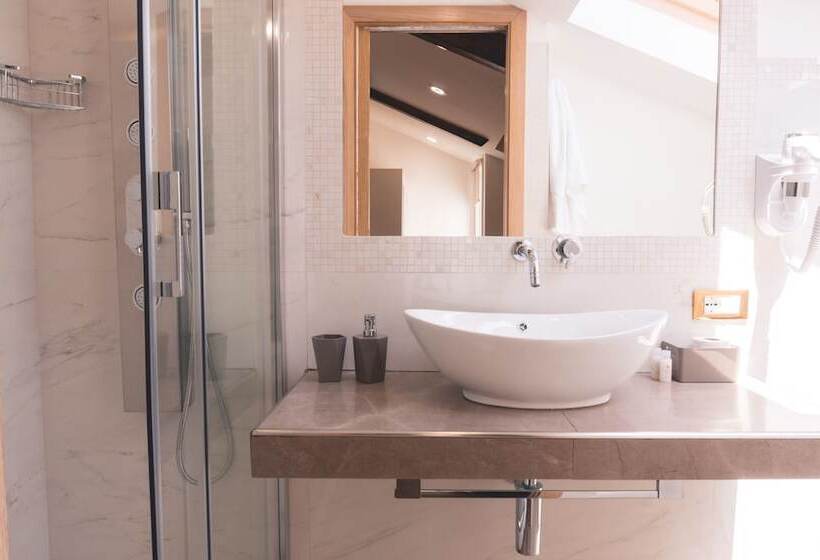 اتاق لوکس با بالکن, Fata34 Luxury B&b
