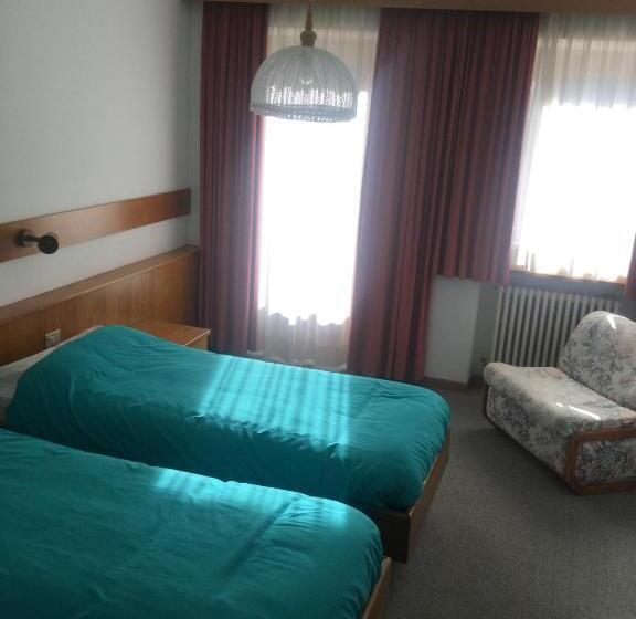 Четырехместный Номер Стандарт, Alpenrose