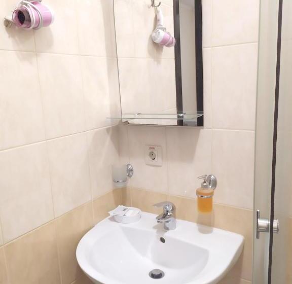 Cameră Superioară, Breeze