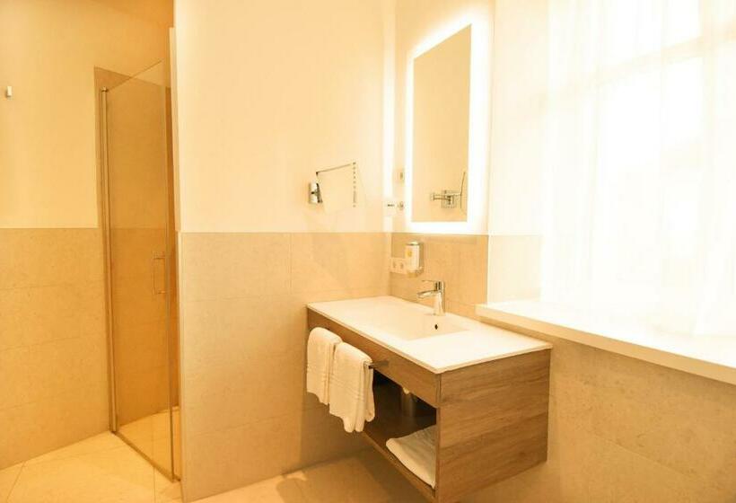 标准间, Das Alte Rathaus