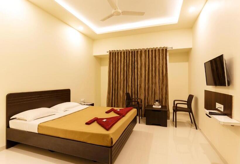 غرفة ديلوكس, Galaxy Inn Best Business Hotel In Kolhapur