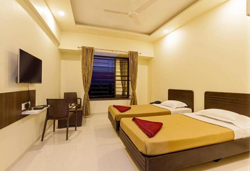 غرفة ديلوكس, Galaxy Inn Best Business Hotel In Kolhapur