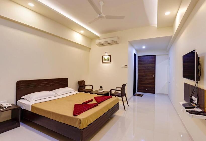 غرفة ديلوكس, Galaxy Inn Best Business Hotel In Kolhapur