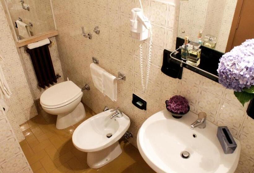 스탠다드 룸, Marialetizia