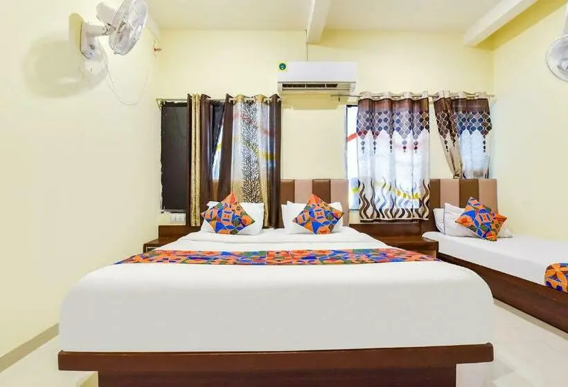 Deluxe-huone, Fabexpress Poonam Palace