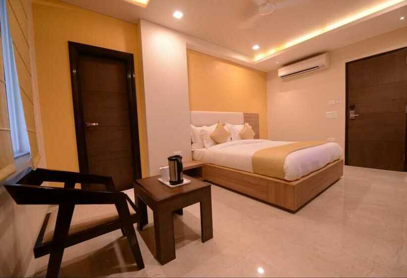 Deluxe Room, Silver Pride