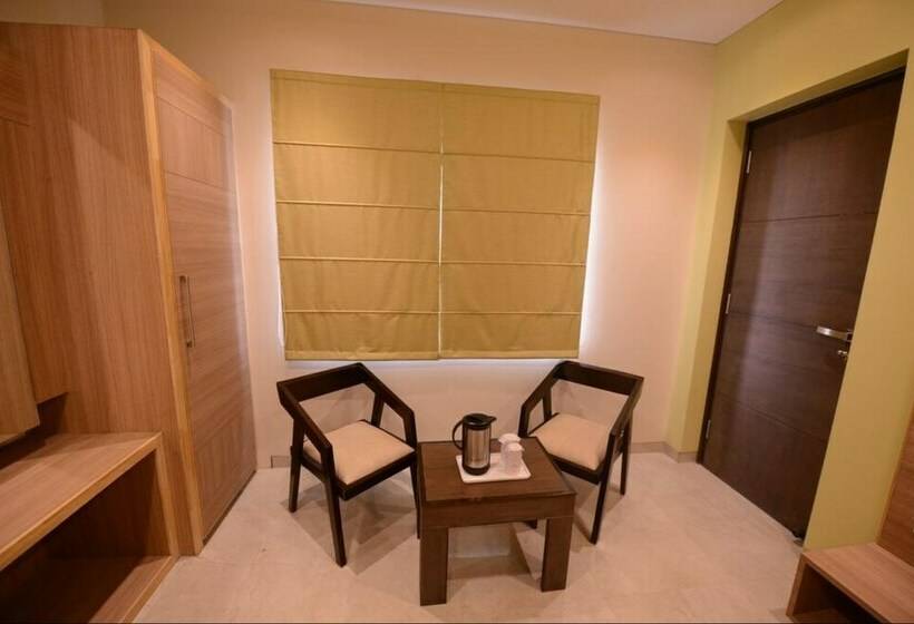 Deluxe Room, Silver Pride