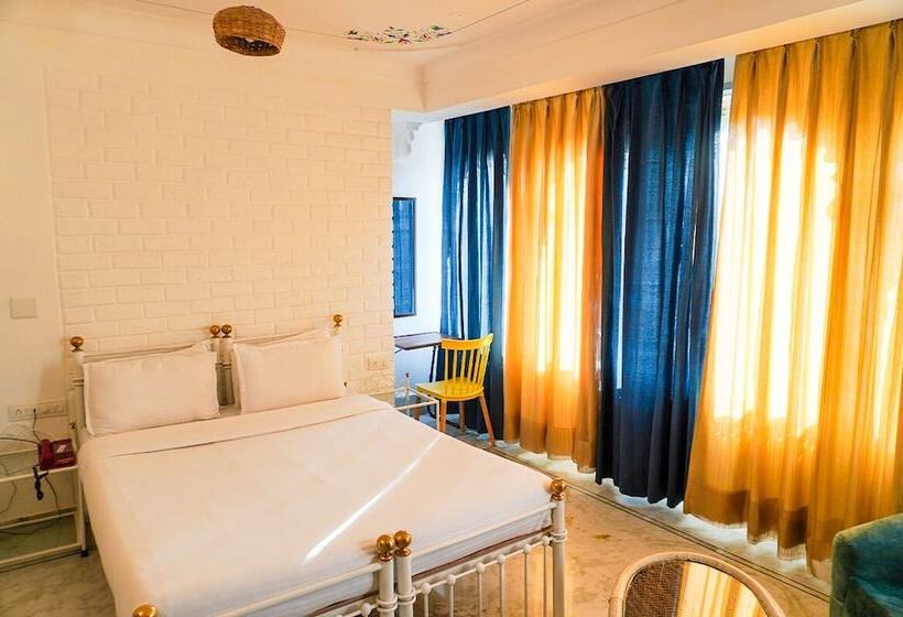 Superior Kamer, Moustache Udaipur