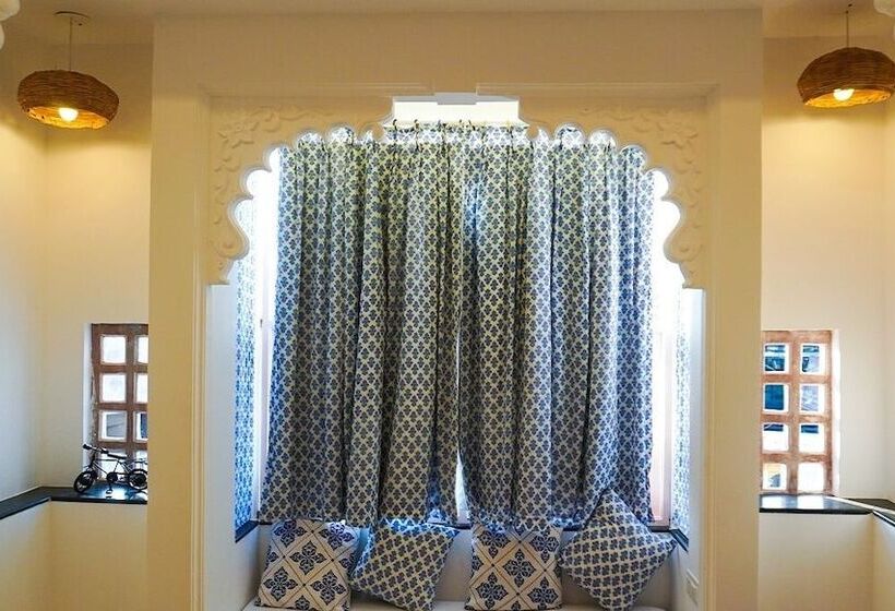 Deluxe Kamer, Moustache Udaipur