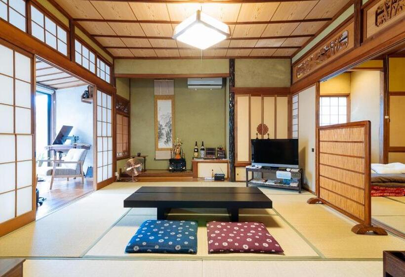 Casa 3 Quartos, Guesthouse Enishi