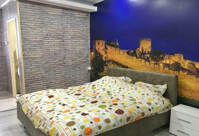 اتاق لوکس, Splav Guest Hause Gusar