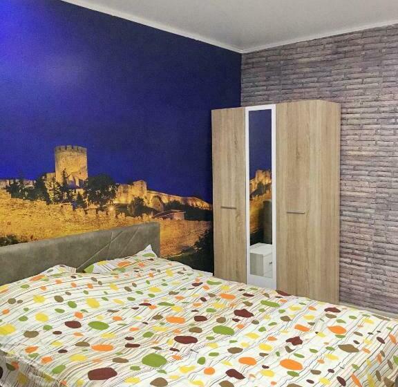 اتاق لوکس, Splav Guest Hause Gusar