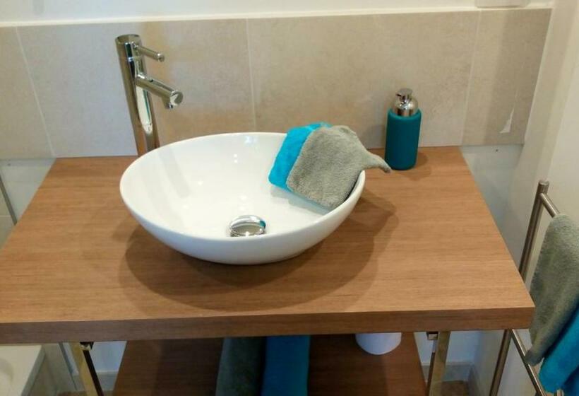 オーシャンビューデラックスルーム, Bed Aan Zee Kabine7