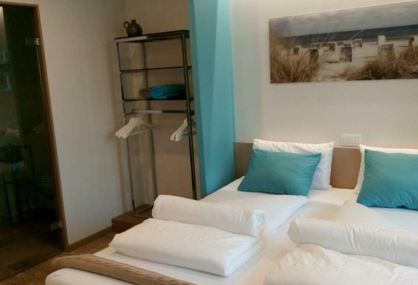 オーシャンビューデラックスルーム, Bed Aan Zee Kabine7