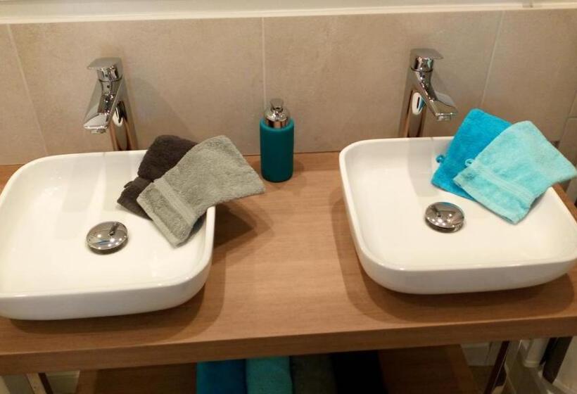 デラックスルーム, Bed Aan Zee Kabine7