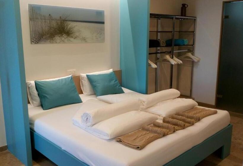 デラックスルーム, Bed Aan Zee Kabine7