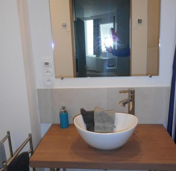 スタンダードルーム, Bed Aan Zee Kabine7