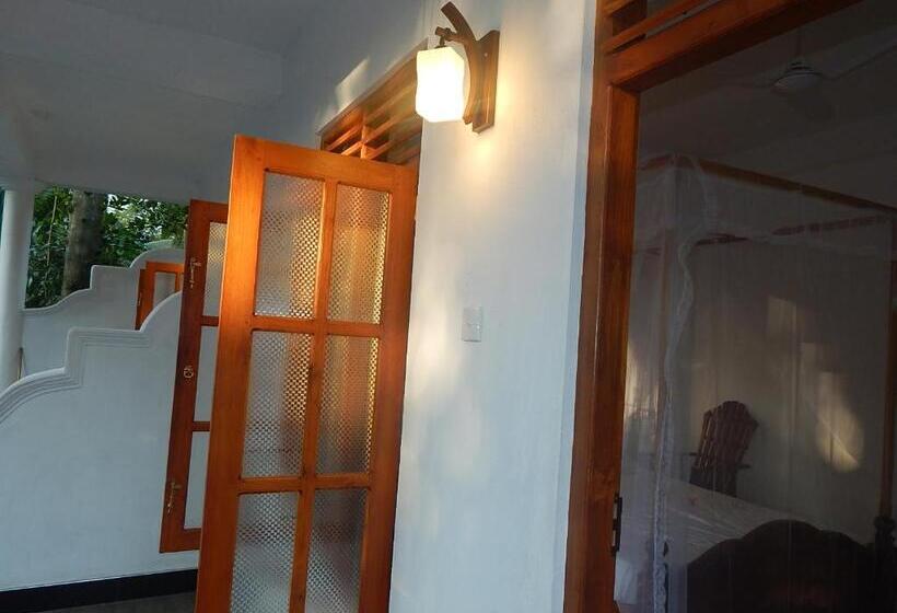 Номер Deluxe Вид на Сад, Little Angels