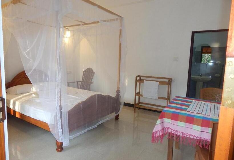 Номер Deluxe Вид на Сад, Little Angels