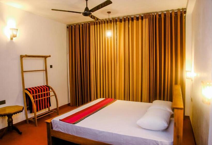 Стандартный Номер Кровать Кинг, Little Angels