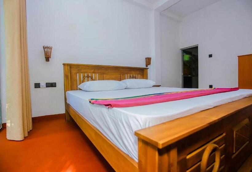 Стандартный Номер Кровать Кинг, Little Angels